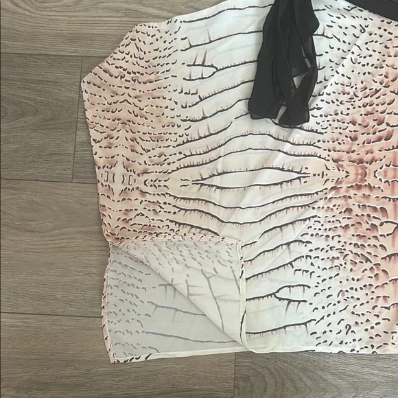 NWOT SHEIN Cream & Brown Tie-Shoulder Animal Printed Blouse Size S - Picture 6 of 8